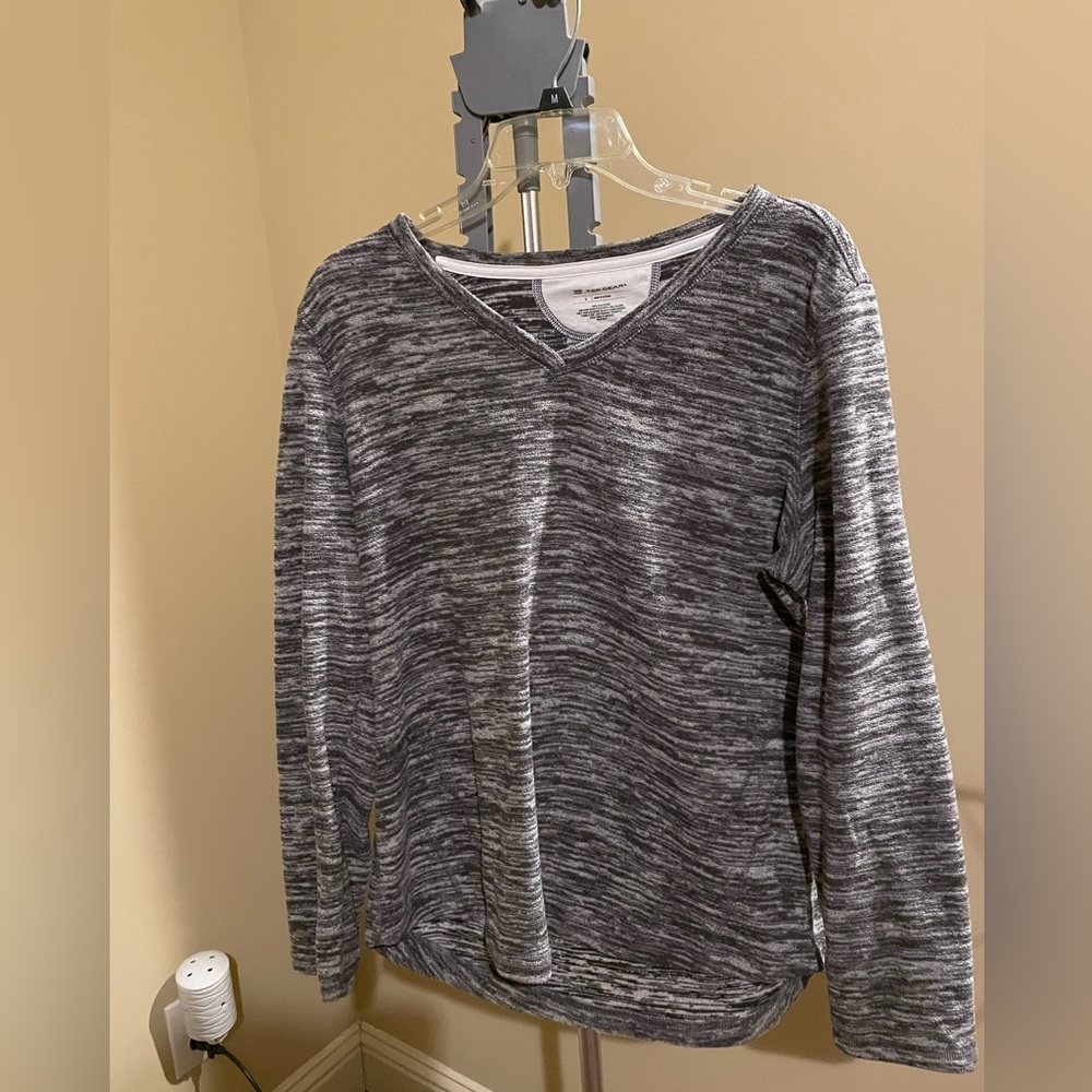Tek Gear sweatshirt in a size large women’s